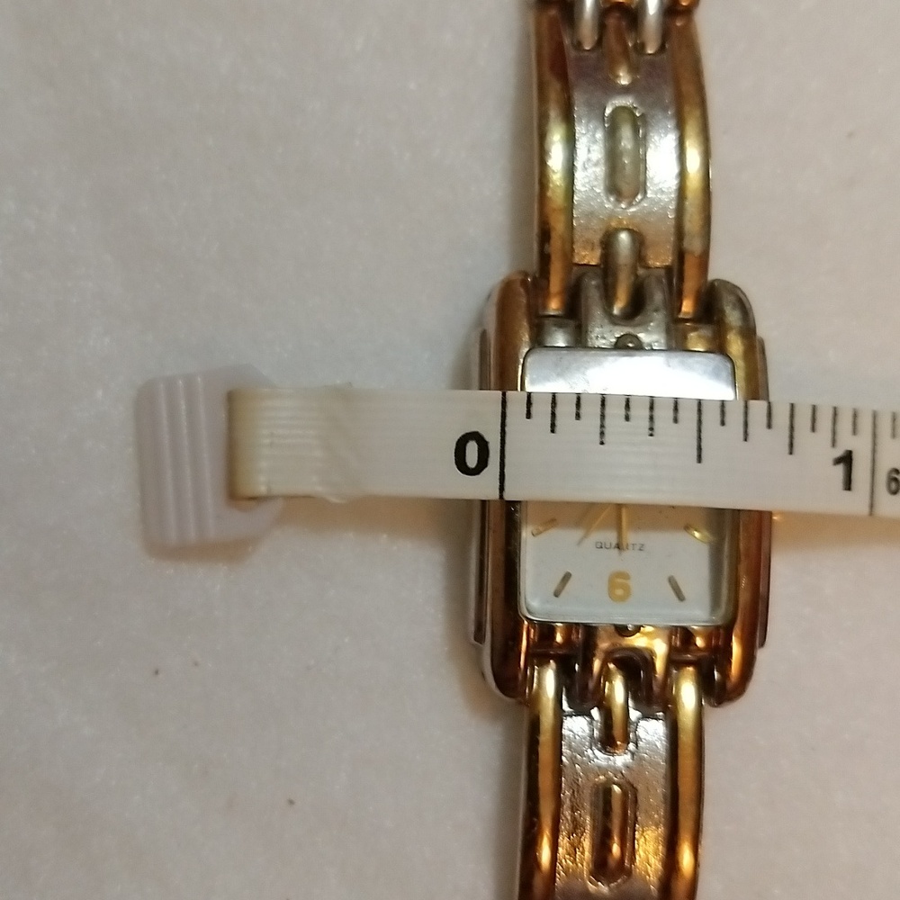 Vintage 80's Geneva Gold and Silver toned Watch - Picture 4 of 6